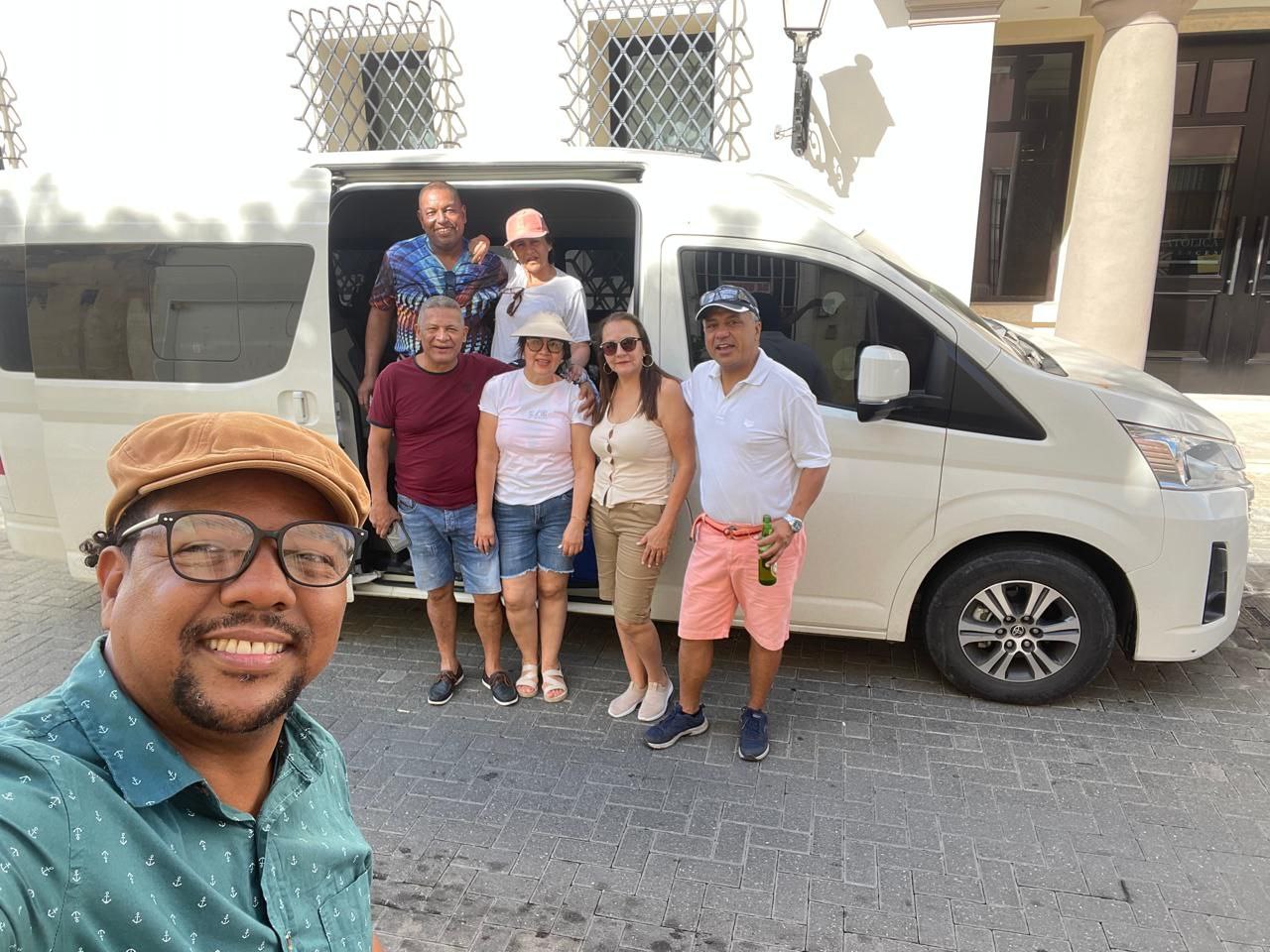 Experiencia de viaje privado con chofer Alfred Transfer